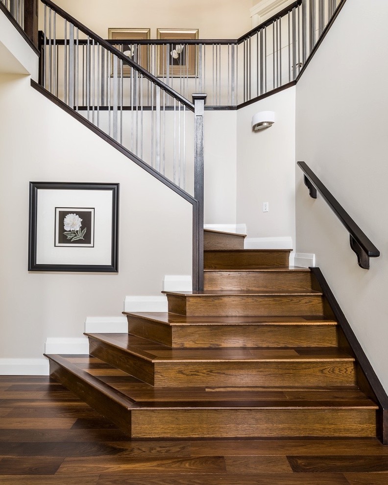 Inspiration pour un escalier minimaliste en L de taille moyenne avec des marches en bois et des contremarches en bois.