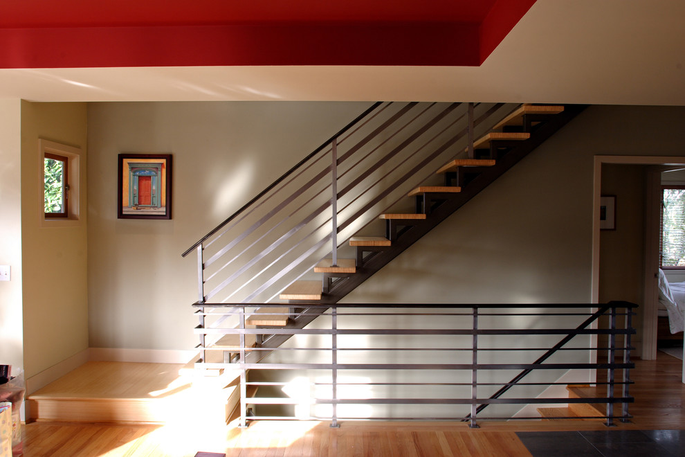 Photo of a contemporary staircase in Seattle.