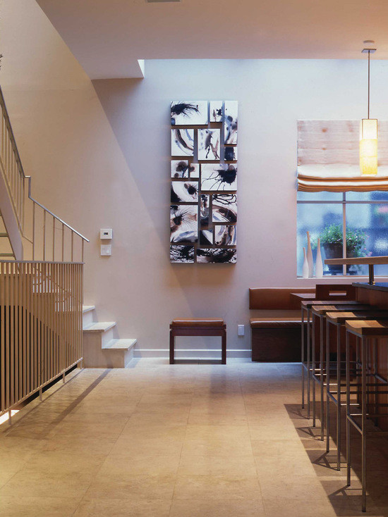 Пример оригинального дизайна: угловая деревянная лестница среднего размера в современном стиле с металлическими ступенями