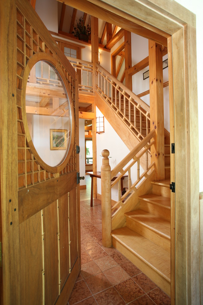 На фото: лестница в восточном стиле