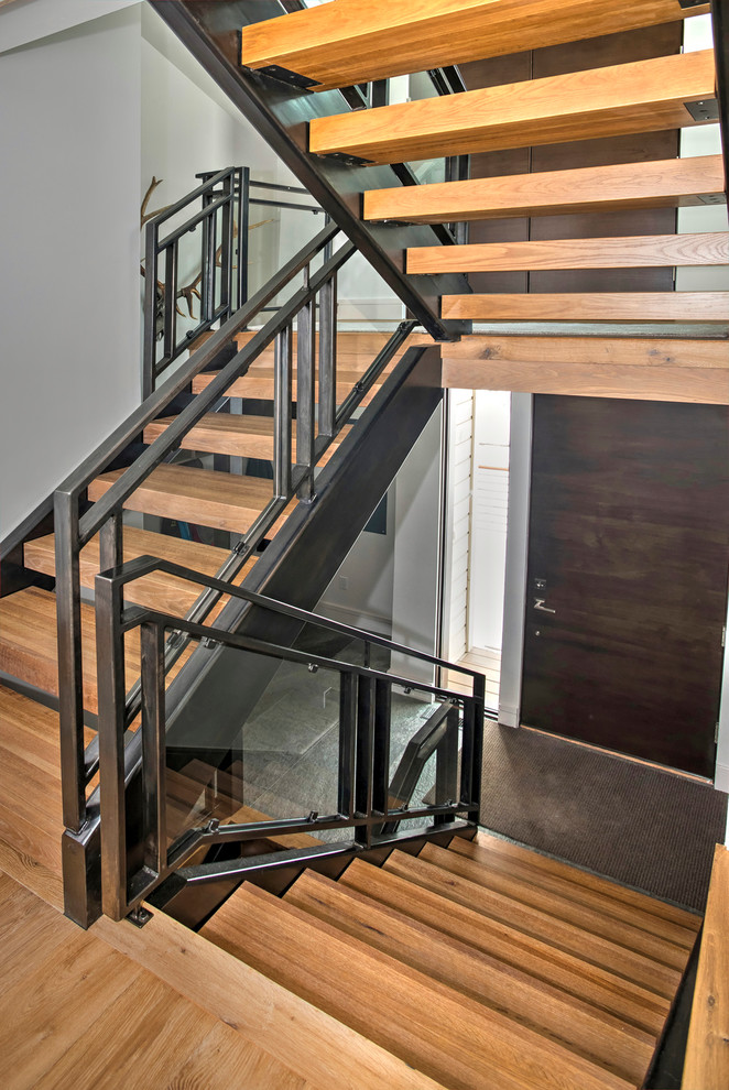 Große Moderne Holztreppe in L-Form mit offenen Setzstufen und Mix-Geländer in Denver