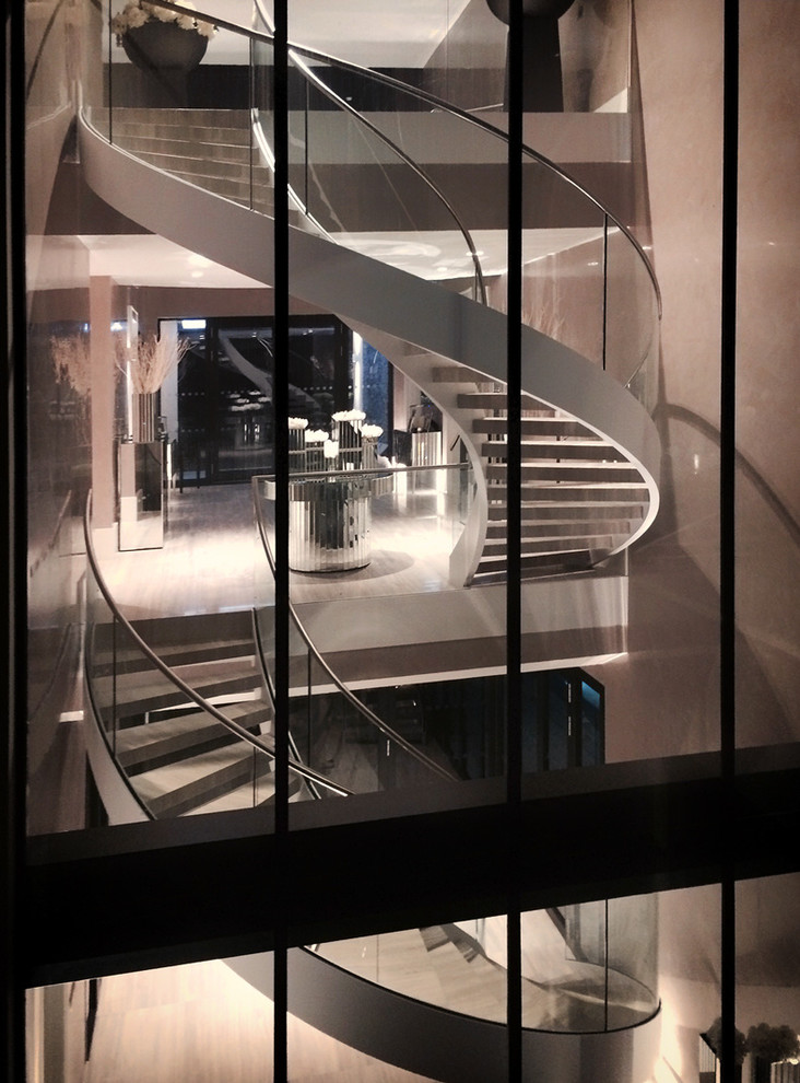 Стильный дизайн: огромная лестница в современном стиле - последний тренд
