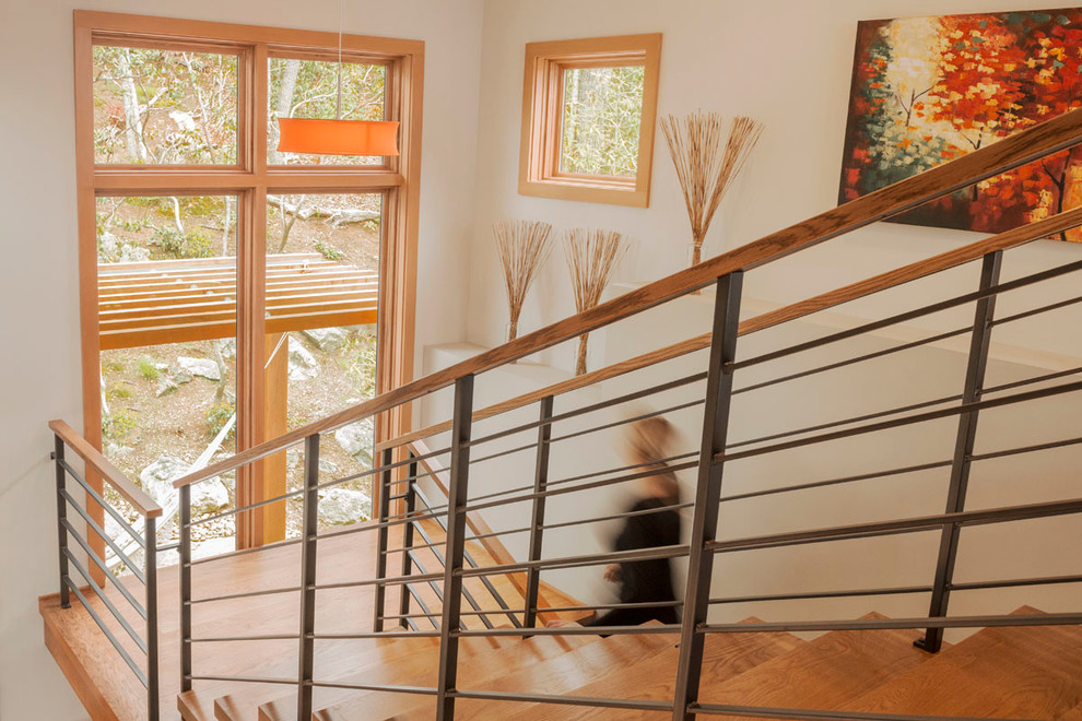 Ejemplo de escalera actual con escalones de madera