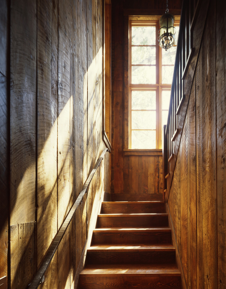 Design ideas for a rustic staircase in San Francisco.