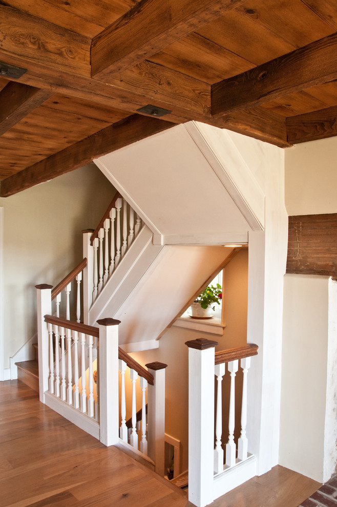 Design ideas for a farmhouse staircase spindle in Philadelphia.