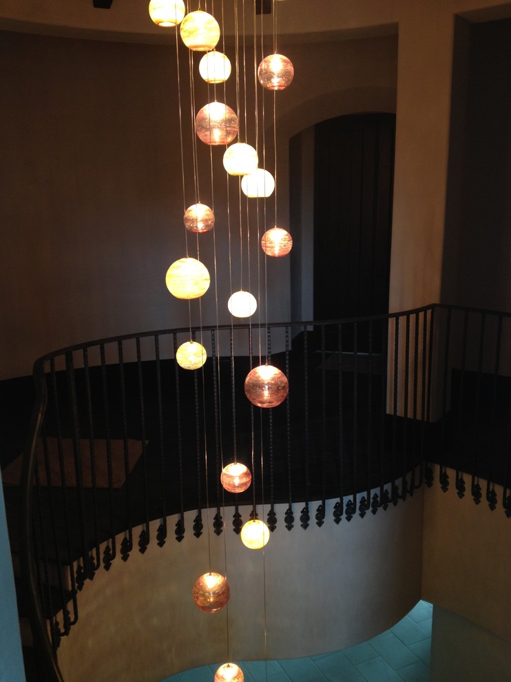 Staircase - traditional staircase idea in New York