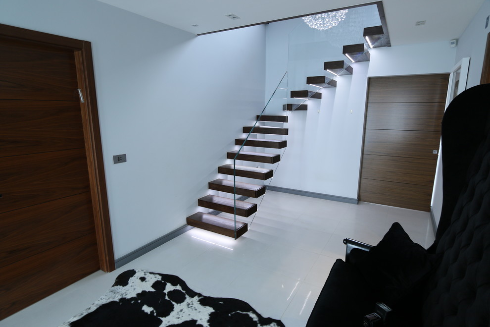 Example of a minimalist staircase design in London