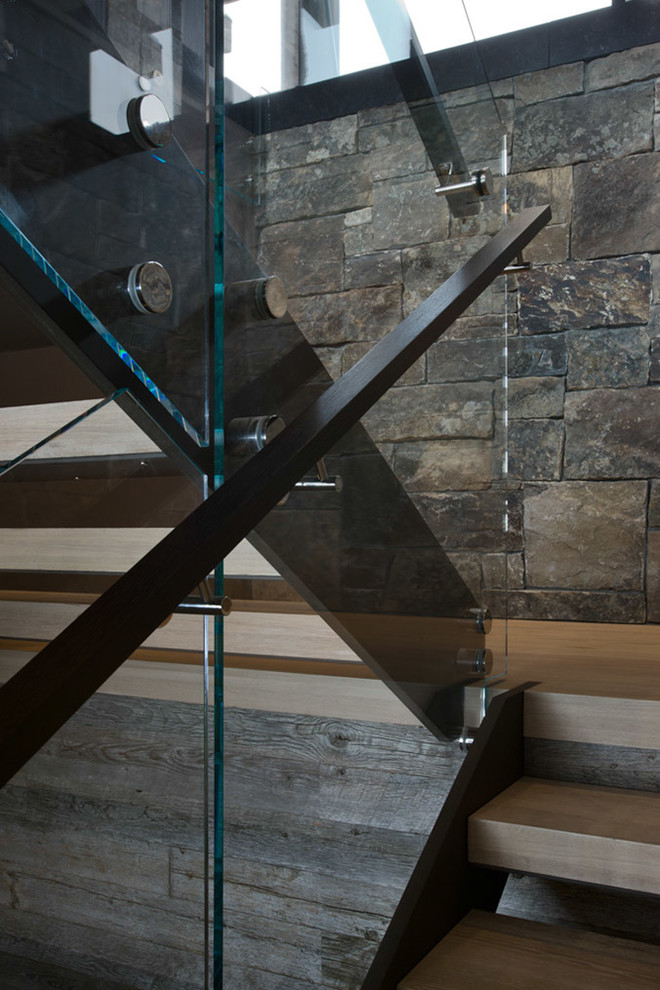Imagen de escalera en U actual grande sin contrahuella con escalones de madera