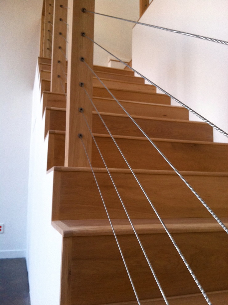 Example of a minimalist staircase design in Los Angeles