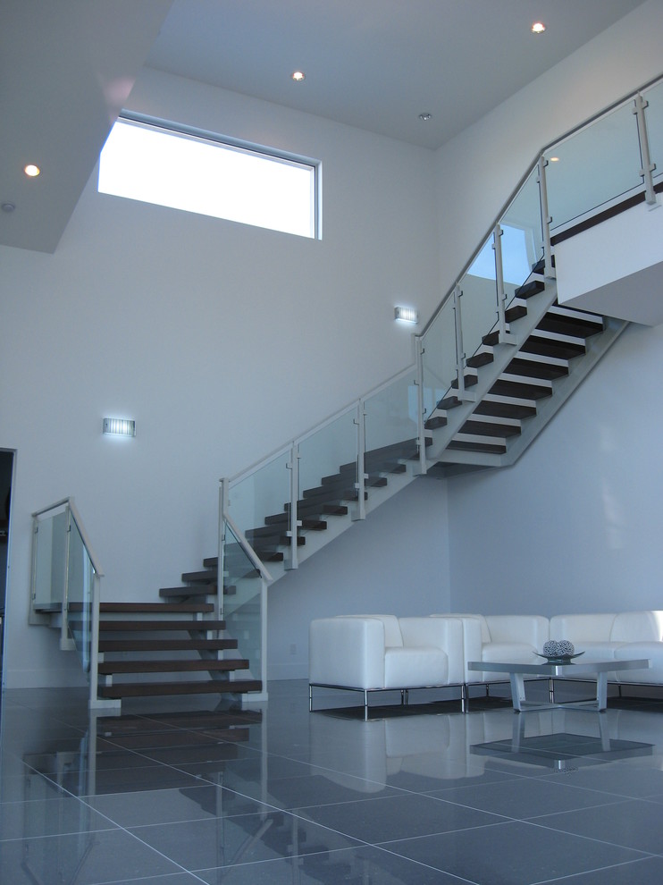 Staircase - contemporary staircase idea in Las Vegas