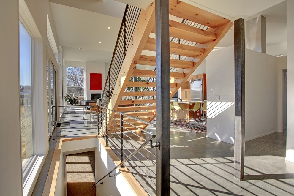 Gerade Moderne Holztreppe mit offenen Setzstufen in Minneapolis