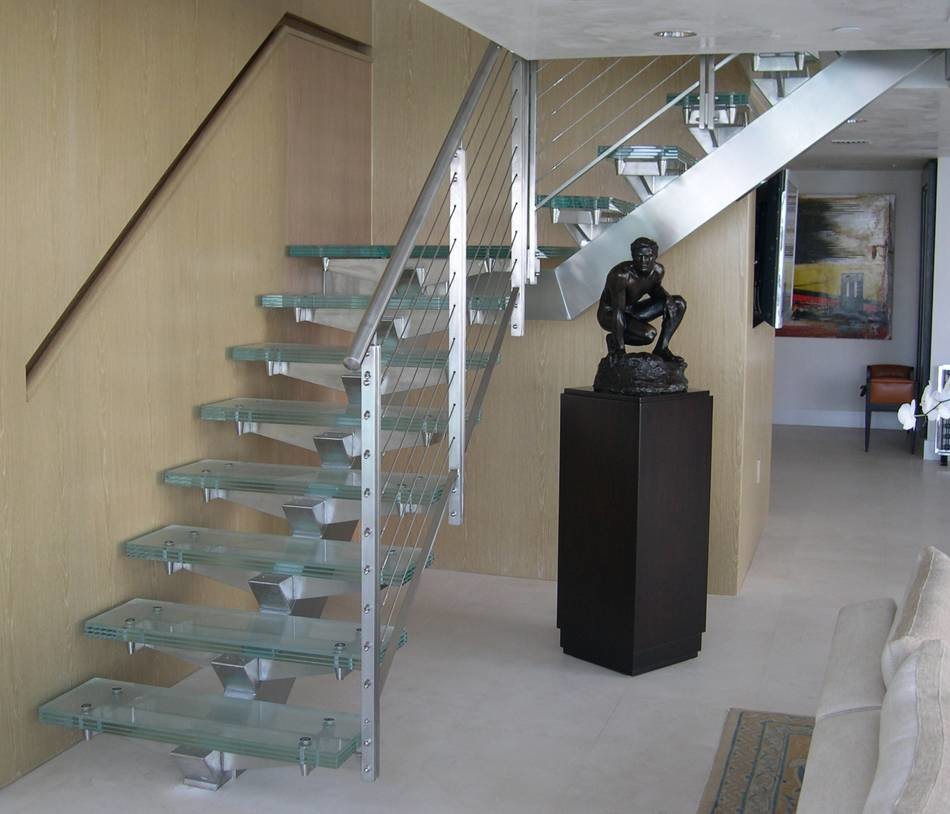Réalisation d'un escalier minimaliste.