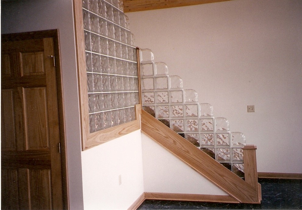 他の地域にあるコンテンポラリースタイルのおしゃれな階段の写真