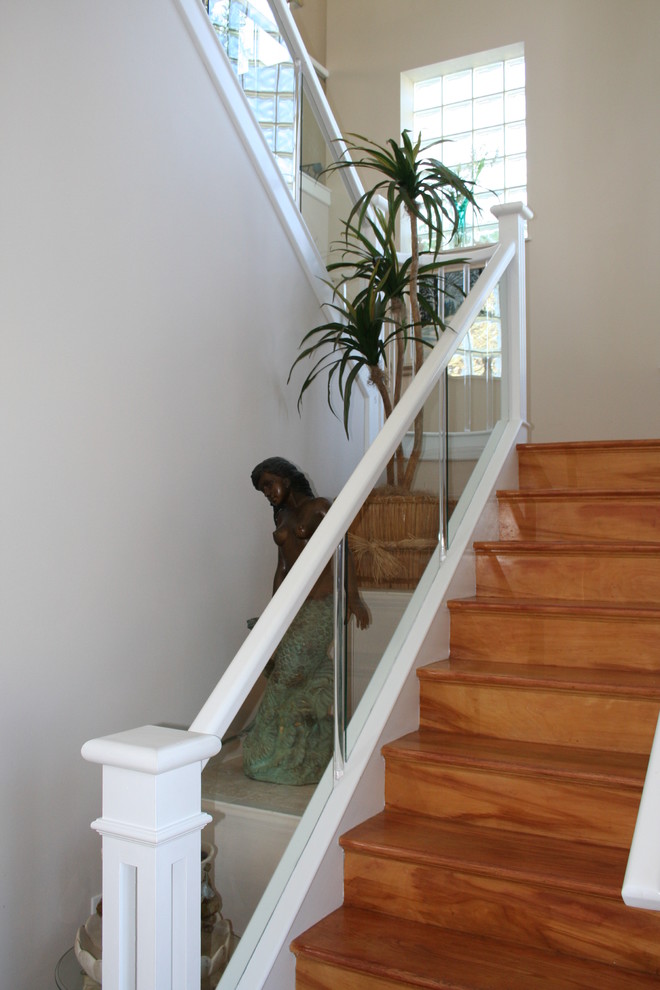 Example of a trendy staircase design in Orlando