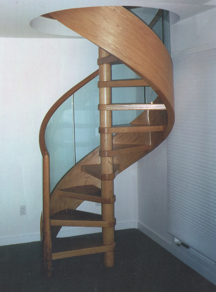 Contemporary staircase in Toronto.