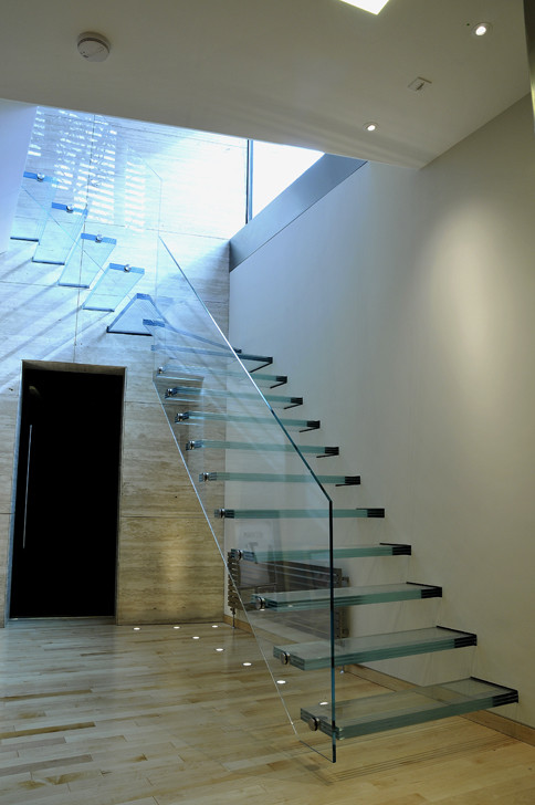 Идея дизайна: лестница в стиле модернизм