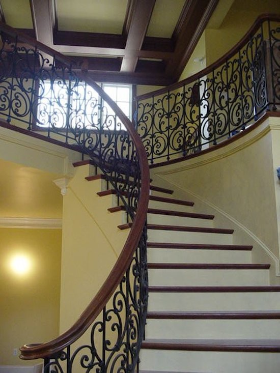 Idée de décoration pour un escalier victorien.