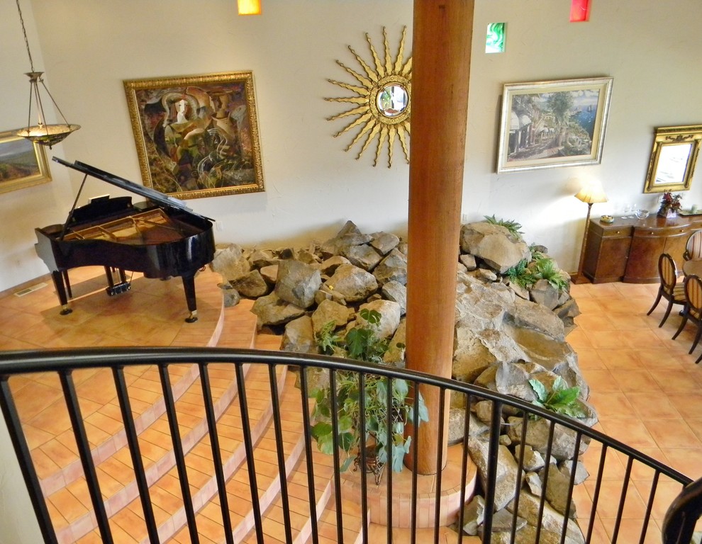 Example of a tuscan staircase design in Seattle