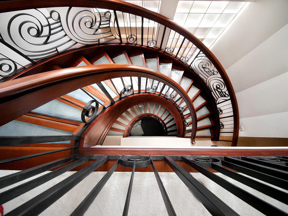 デンバーにあるエクレクティックスタイルのおしゃれな階段の写真