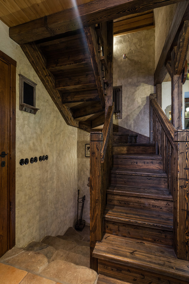This is an example of a rustic staircase in Moscow.