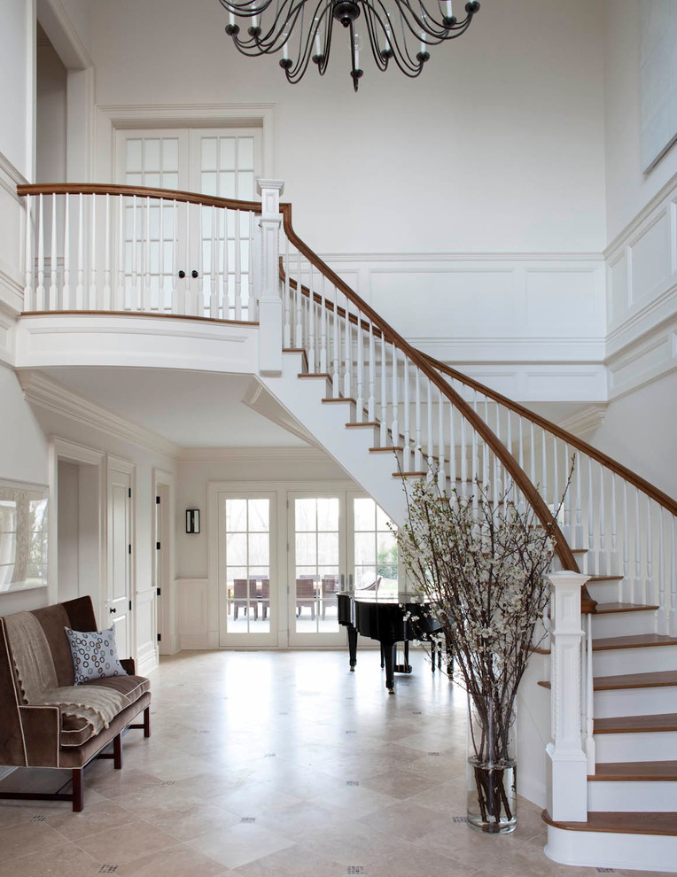 Staircase - traditional staircase idea in New York
