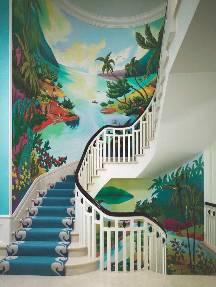 マイアミにあるトロピカルスタイルのおしゃれな階段の写真