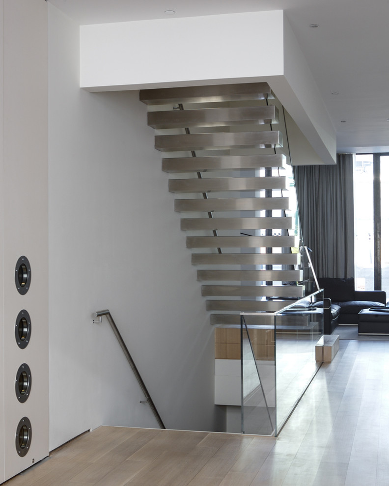 Contemporary floating staircase in New York.