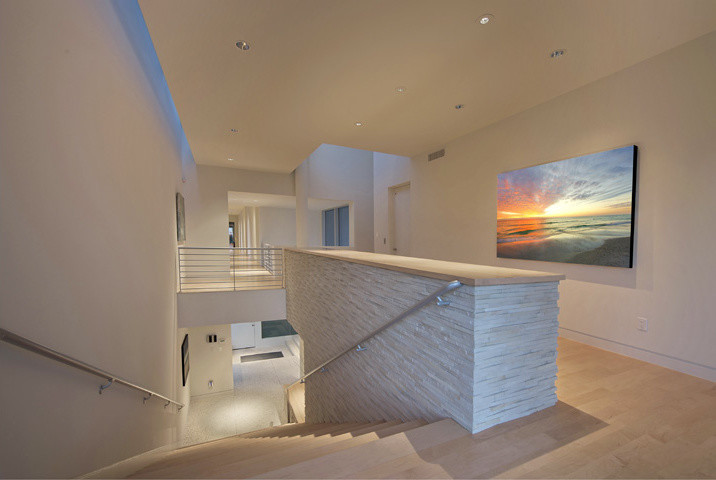 Inspiration for a modern staircase remodel in Tampa