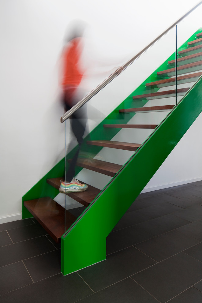 Idées déco pour un escalier sans contremarche droit contemporain avec des marches en bois.