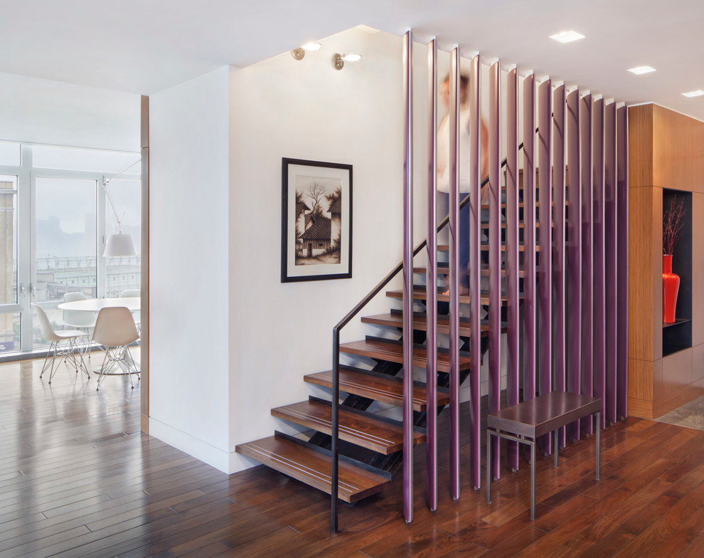 Gerade Moderne Holztreppe mit offenen Setzstufen in New York