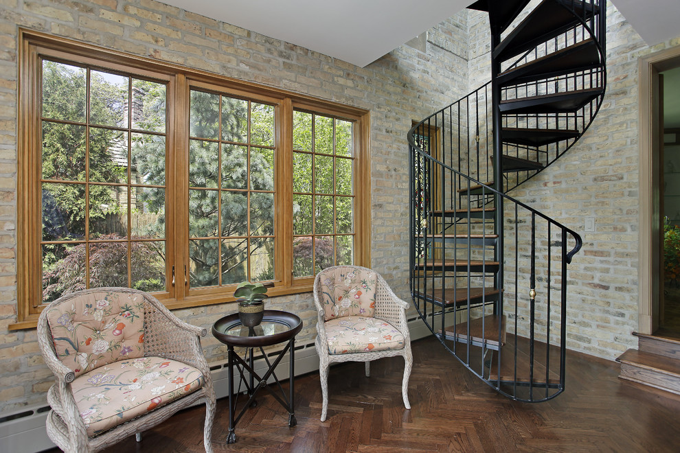 Идея дизайна: лестница в классическом стиле с деревянными ступенями без подступенок
