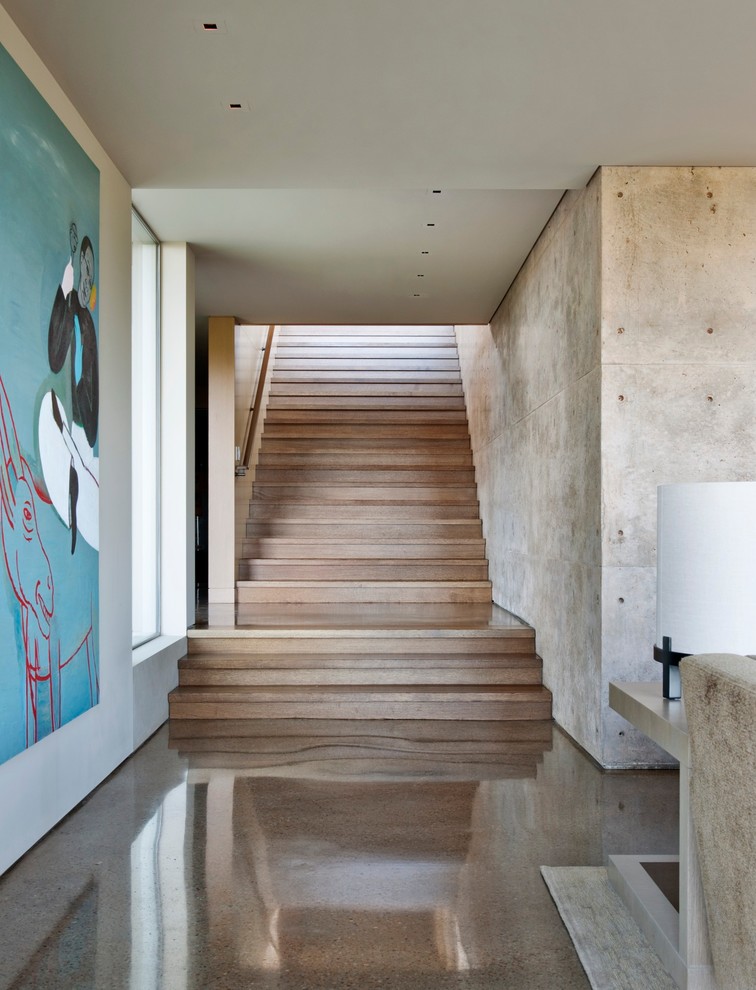 Design ideas for a modern straight staircase in Austin.