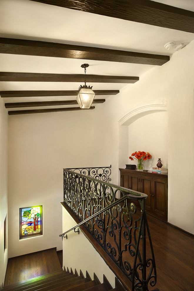 Design ideas for a contemporary staircase in Los Angeles with feature lighting.