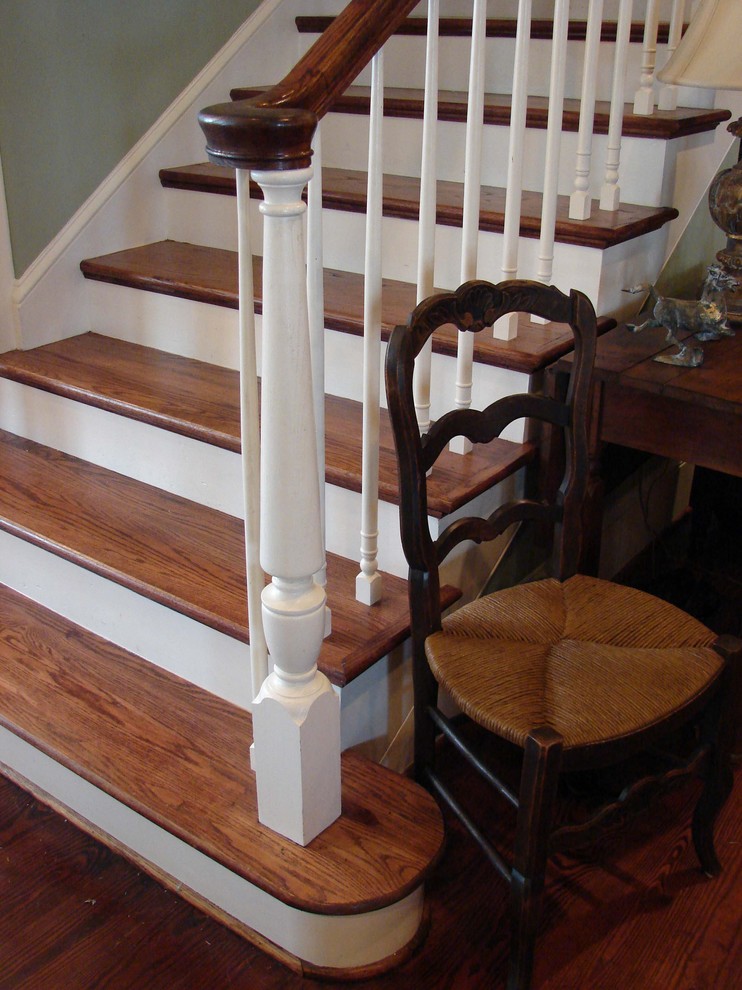 Staircase - traditional staircase idea in Birmingham