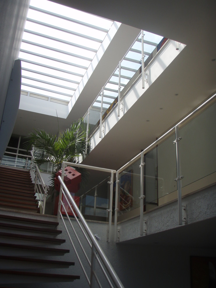Стильный дизайн: лестница в стиле модернизм - последний тренд