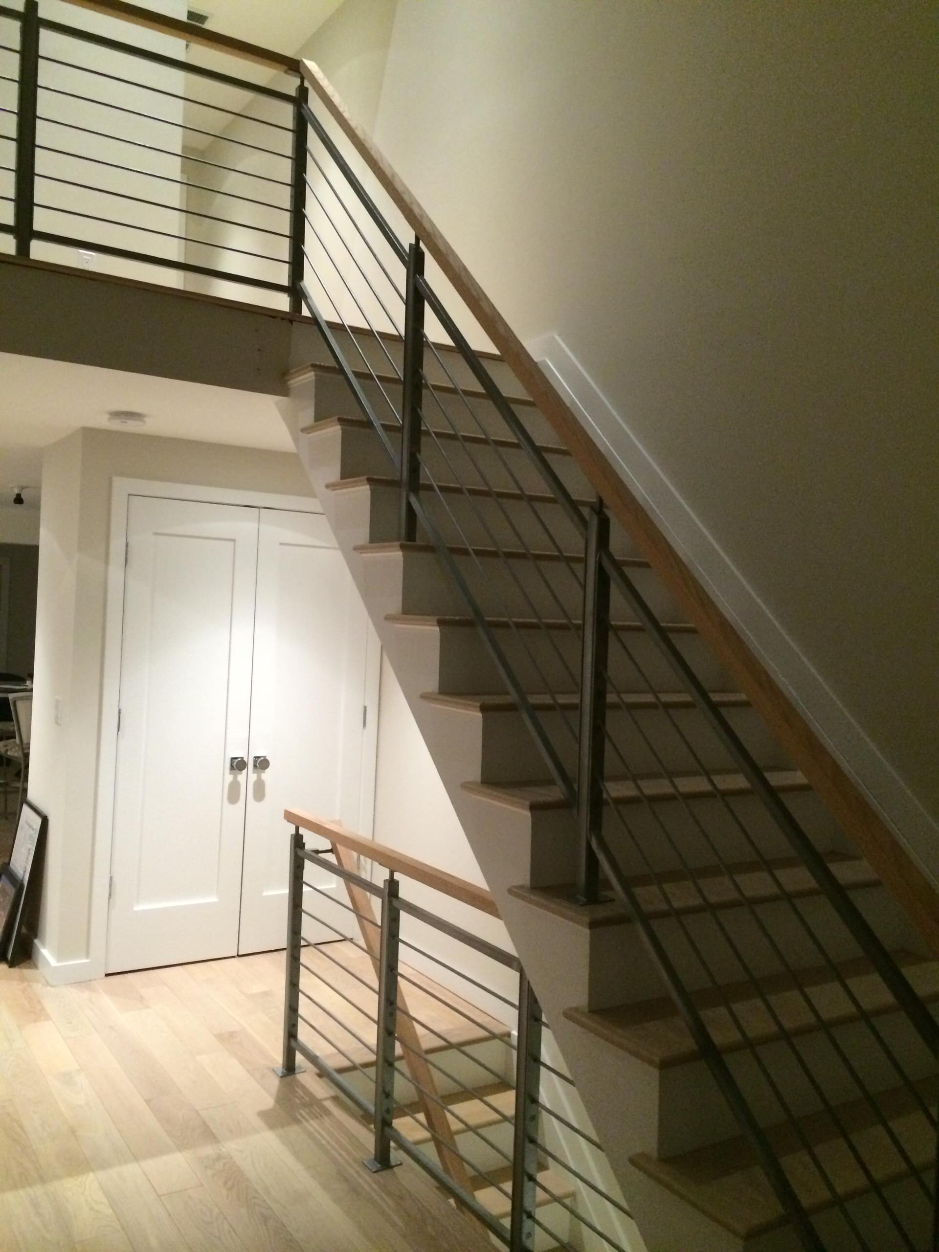 Horizontal Slat Steel Railing Modern Stair Handrail 