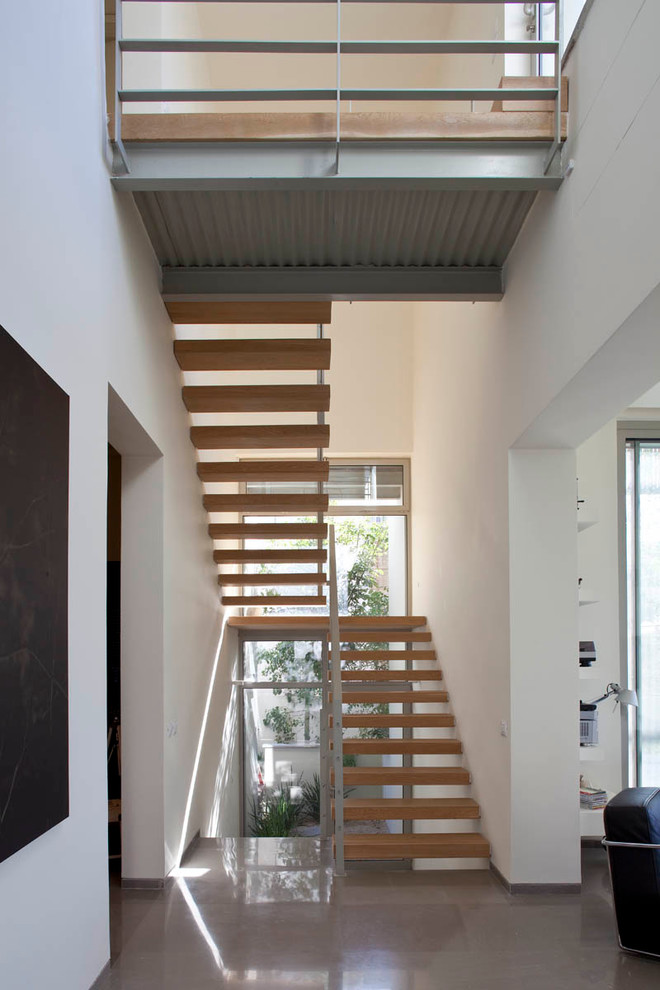 Inspiration for a contemporary staircase remodel in Tel Aviv