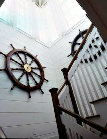 Nautical Black Wooden Ship Wheel Pirate Decor for Home, Boats :  : Home & Kitchen