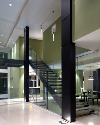 Inspiration for a contemporary staircase remodel in Detroit