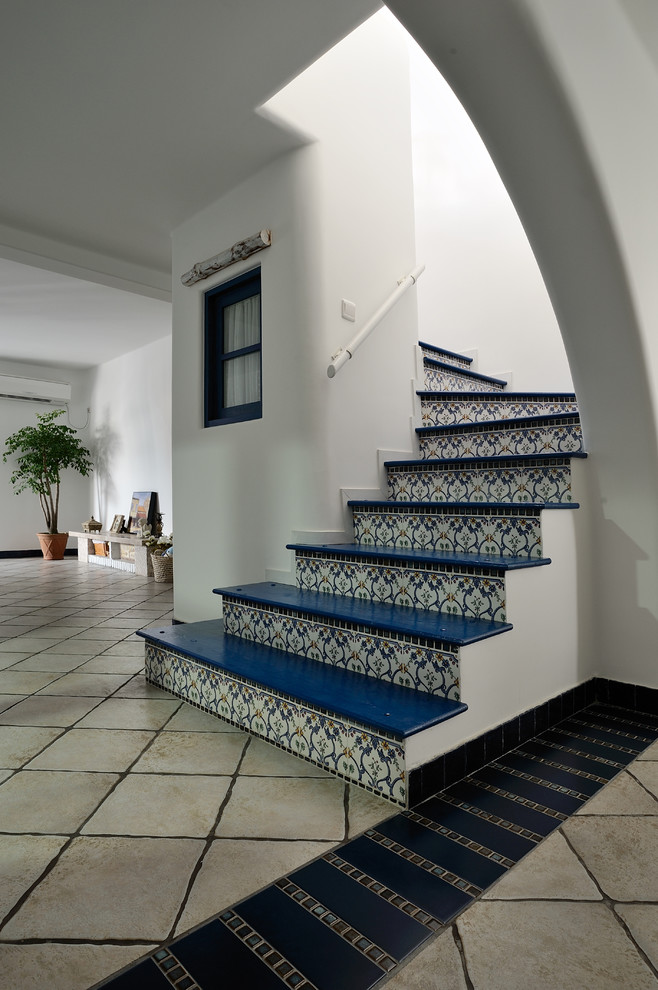 Inspiration for a mediterranean staircase in Hong Kong.