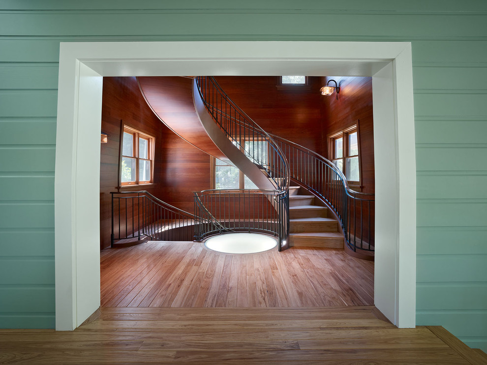 Стильный дизайн: лестница в стиле фьюжн - последний тренд