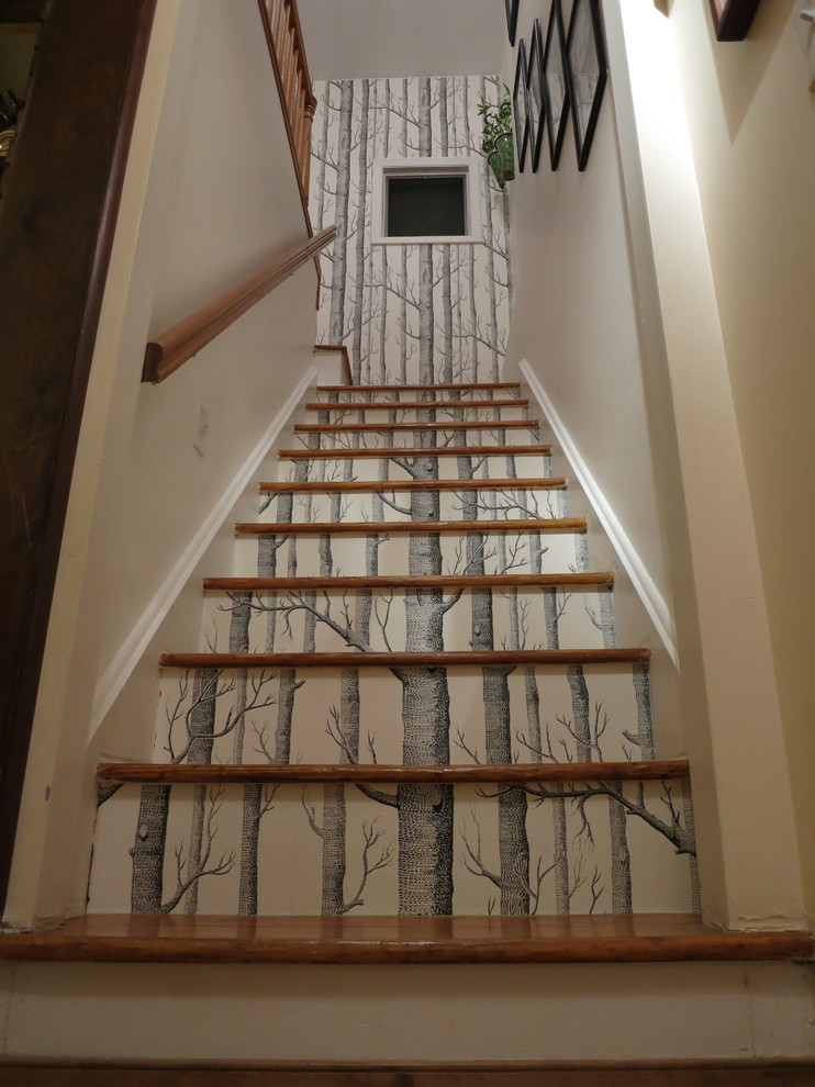 ニューヨークにあるエクレクティックスタイルのおしゃれな階段の写真