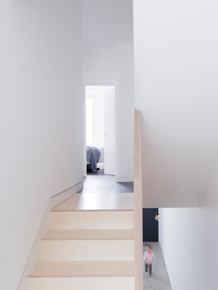 Staircase - modern staircase idea in London