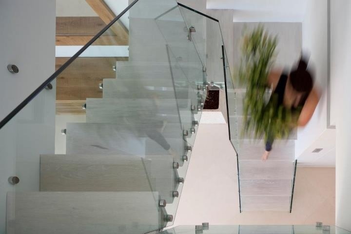 This is an example of a modern staircase in Tel Aviv.