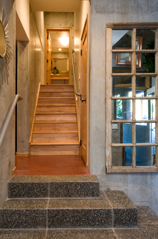 Источник вдохновения для домашнего уюта: маленькая деревянная лестница в стиле лофт с деревянными ступенями для на участке и в саду