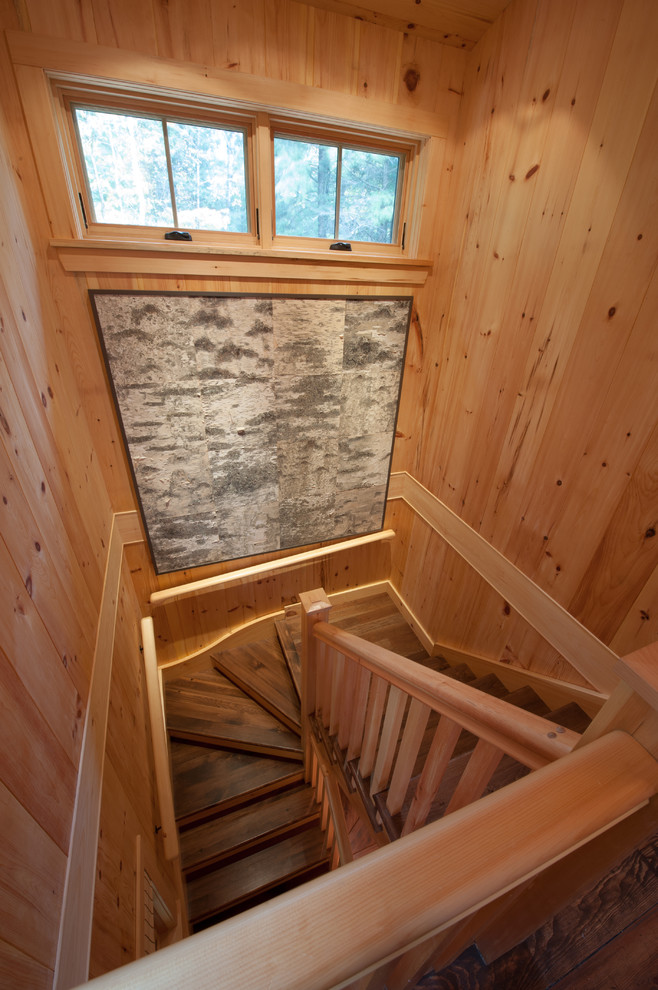 Пример оригинального дизайна: п-образная деревянная лестница среднего размера в стиле рустика с деревянными ступенями и деревянными перилами
