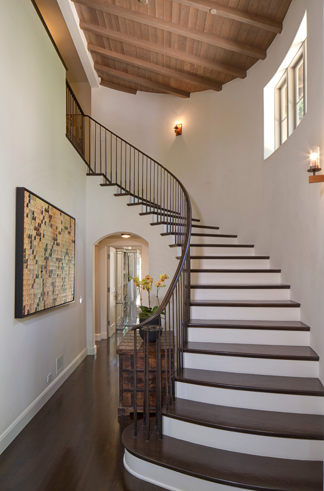 Example of a tuscan staircase design in Los Angeles