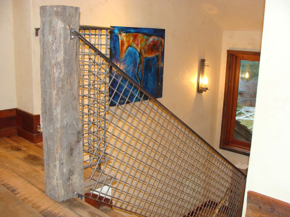 Свежая идея для дизайна: лестница в стиле лофт - отличное фото интерьера