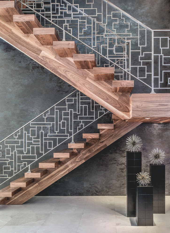 Стильный дизайн: п-образная лестница в современном стиле с деревянными ступенями и металлическими перилами без подступенок - последний тренд