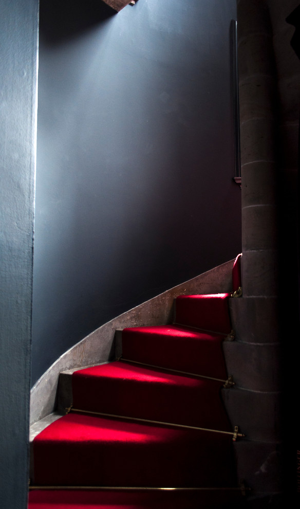 Elegant staircase photo in Glasgow